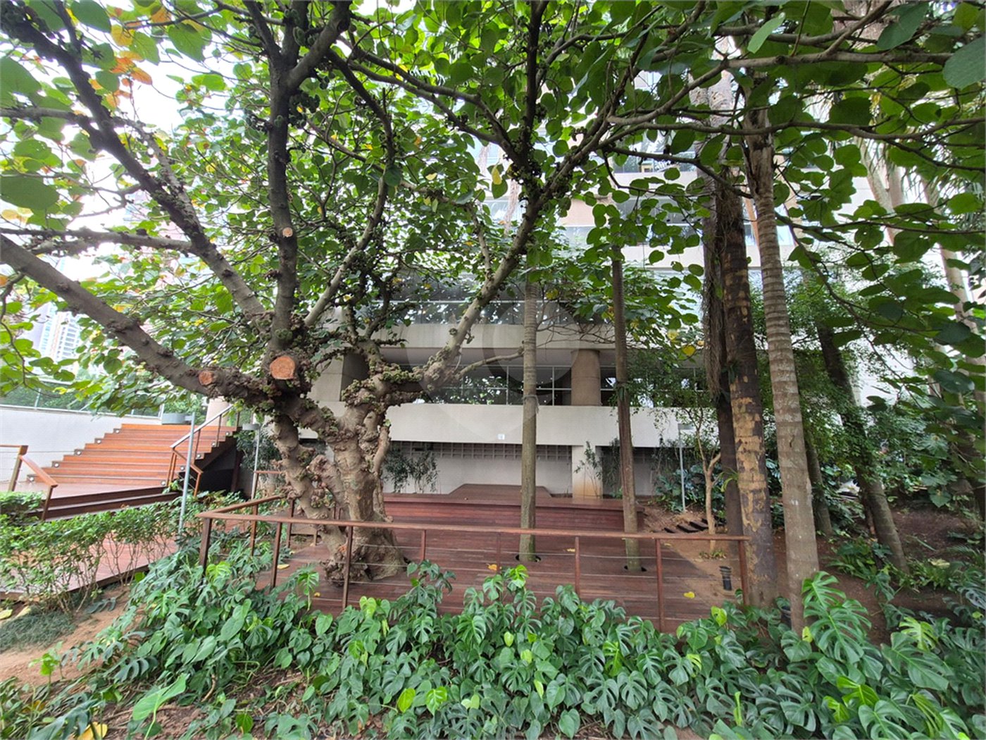 Apartamento à venda com 3 suítes em Campo Belo, São Paulo, SP