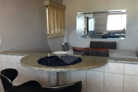 Sobrado à venda com 3 quartos, sendo 1 suíte, em Jardim São Guilherme, Sorocaba, SP