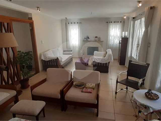 Sobrado à venda com 3 quartos, sendo 2 suítes,  em Chácara Monte Alegre, São Paulo, SP