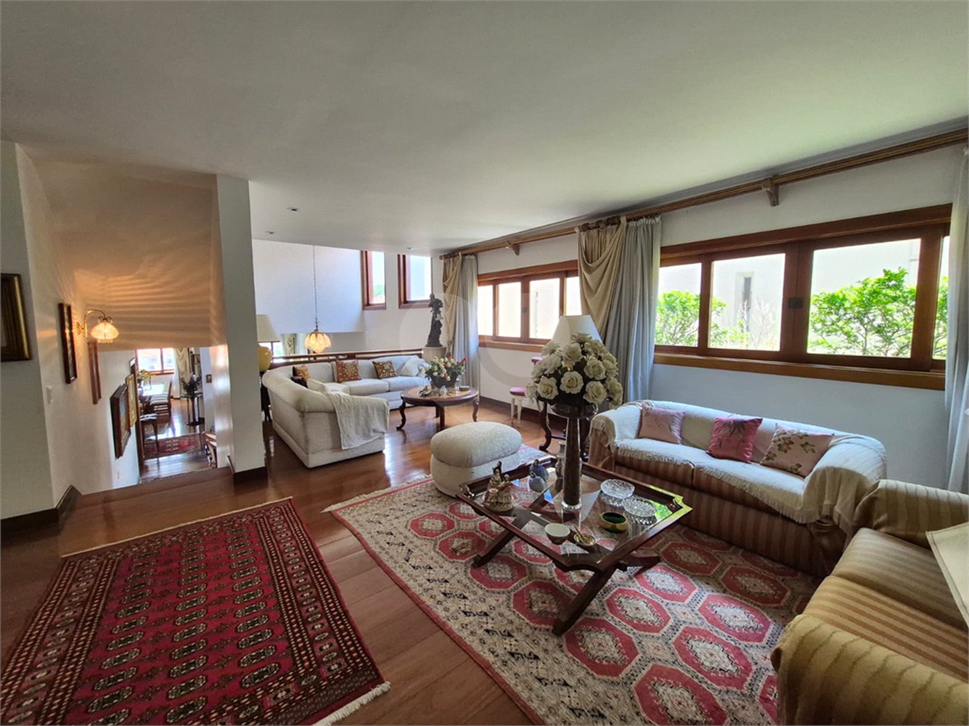 Casa de Vila à venda ou para alugar com 4 quartos, sendo 2 suítes,  em Jardim Leonor, São Paulo, SP