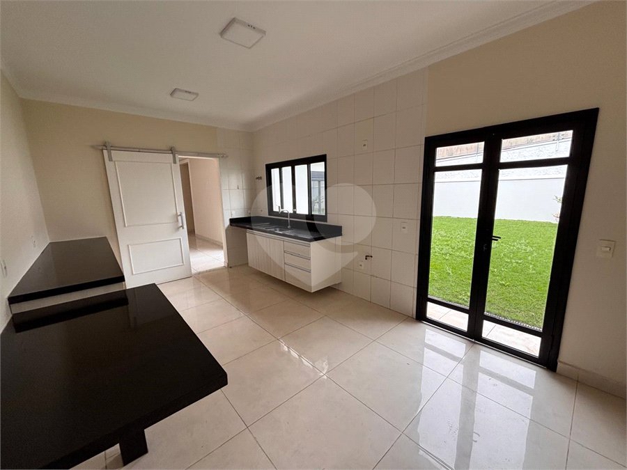 Casa à venda com 3 suítes no condomínio Residencial Maria Dulce, Indaiatuba - SP