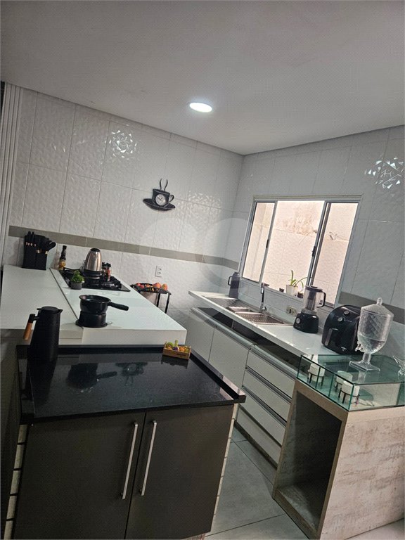 Casa à venda com 3 quartos, sendo 1 suíte,  no condomínio Residencial Rubi, Mogi das Cruzes - SP