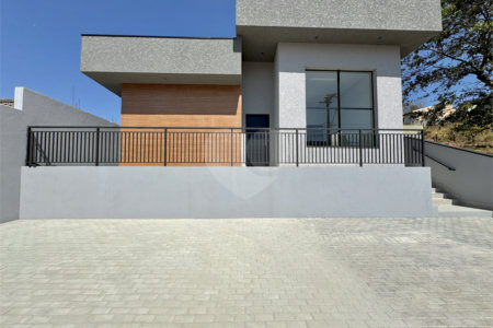 Casa Térrea à venda com 3 quartos, sendo 1 suíte, em Pinheirinho, Atibaia, SP