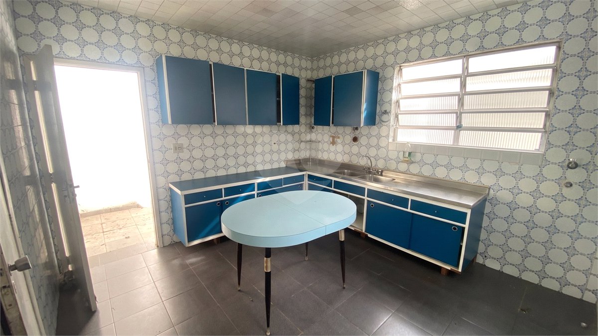 Sobrado à venda ou para alugar com 4 quartos, sendo 1 suíte,  em Parque Colonial, São Paulo, SP