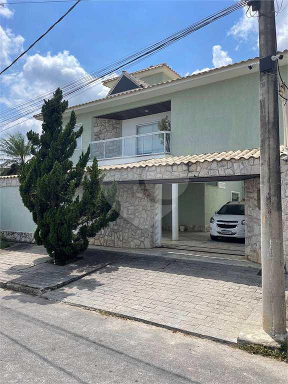 Casa à venda com 5 quartos, sendo 1 suíte, no condomínio Residencial Green Ville, Rio de Janeiro - RJ