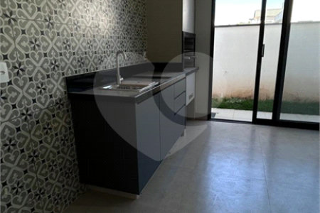 Casa à venda com 4 quartos, sendo 3 suítes, no condomínio Residencial Mont'alcino, Valinhos - SP
