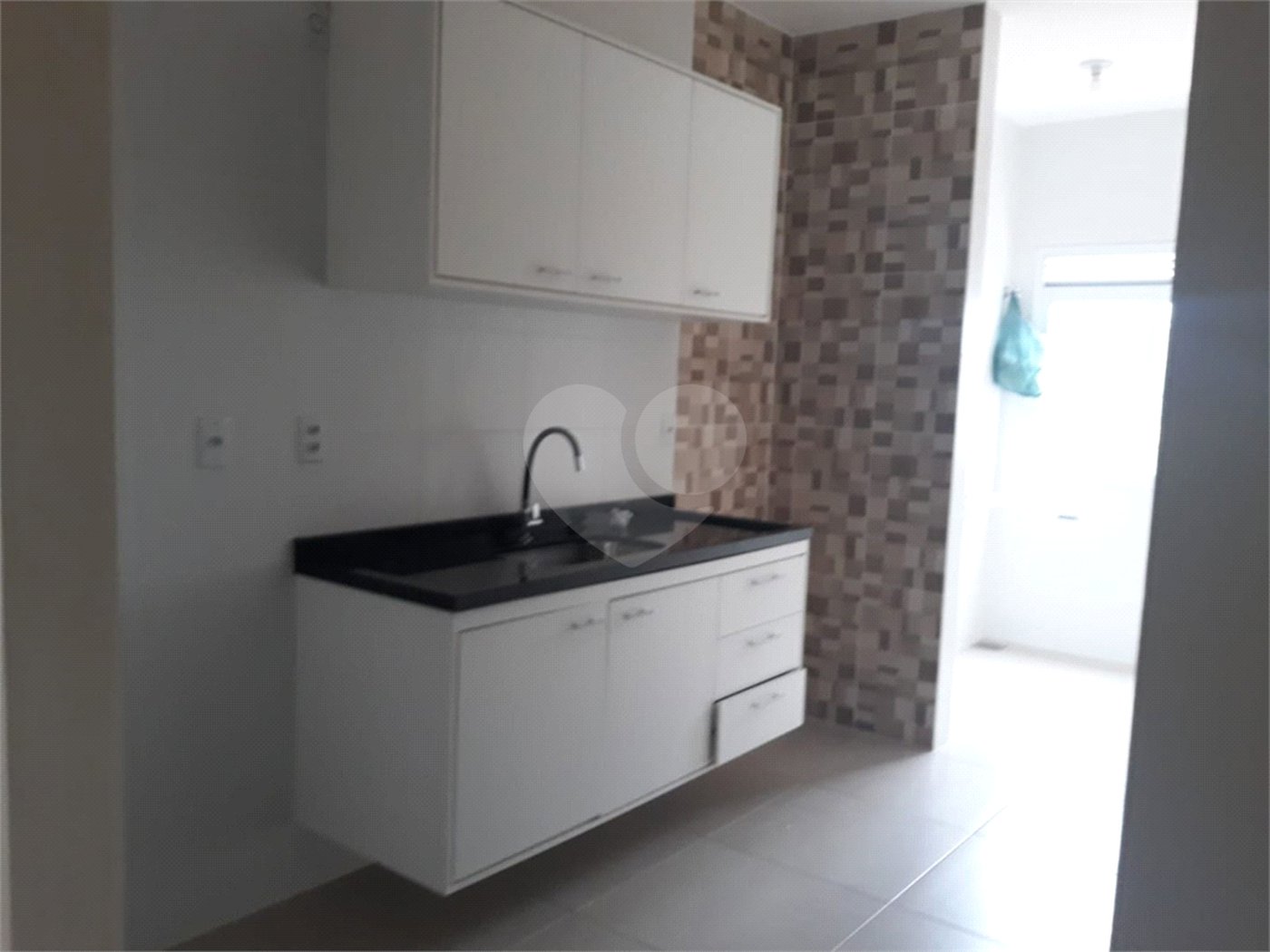 Apartamento à venda com 2 quartos, sendo 1 suíte,  em Jardim Brasil, São Roque, SP