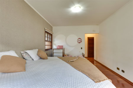 Casa Térrea à venda com 3 quartos, sendo 1 suíte, em Interlagos, São Paulo, SP