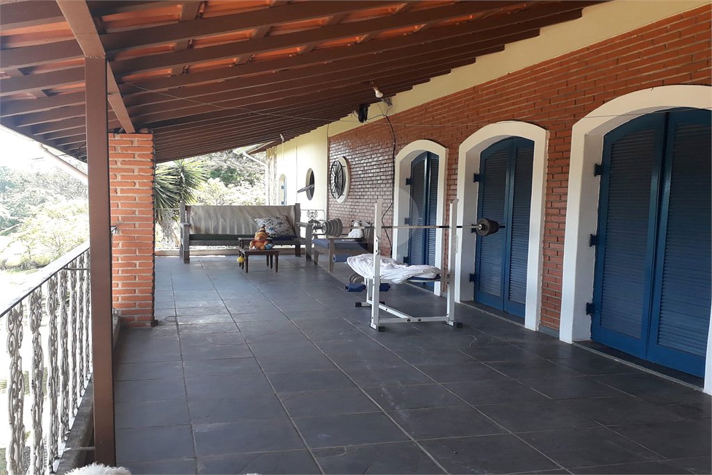 Hotel à venda com 15 quartos, sendo 4 suítes,  no Centro (canguera), São Roque, SP