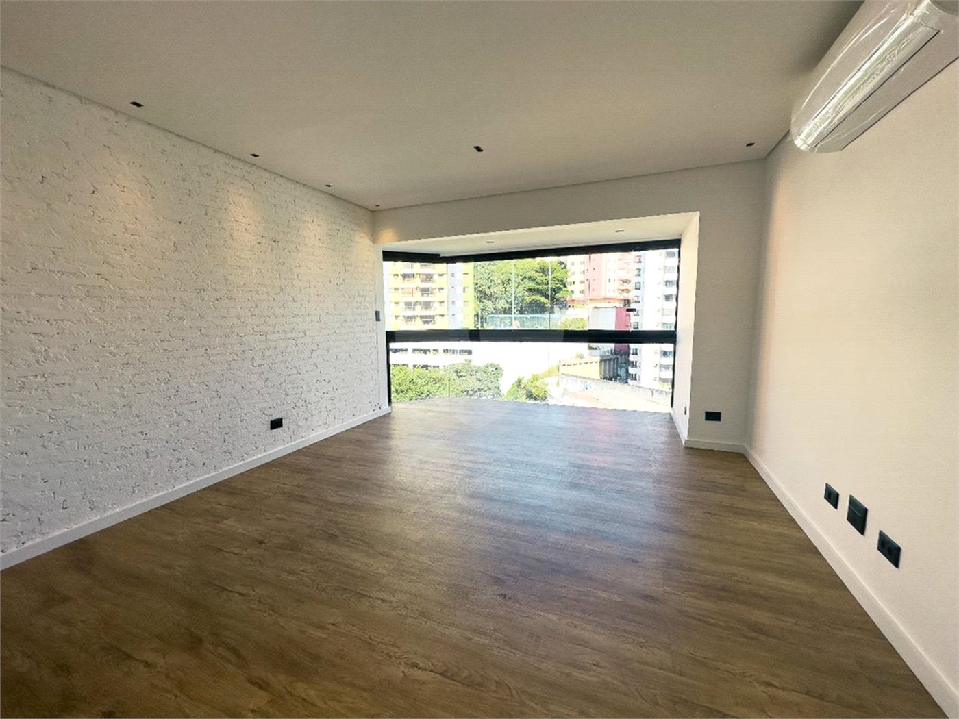 Cobertura à venda com 3 quartos, sendo 1 suíte, em Vila Andrade, São Paulo, SP