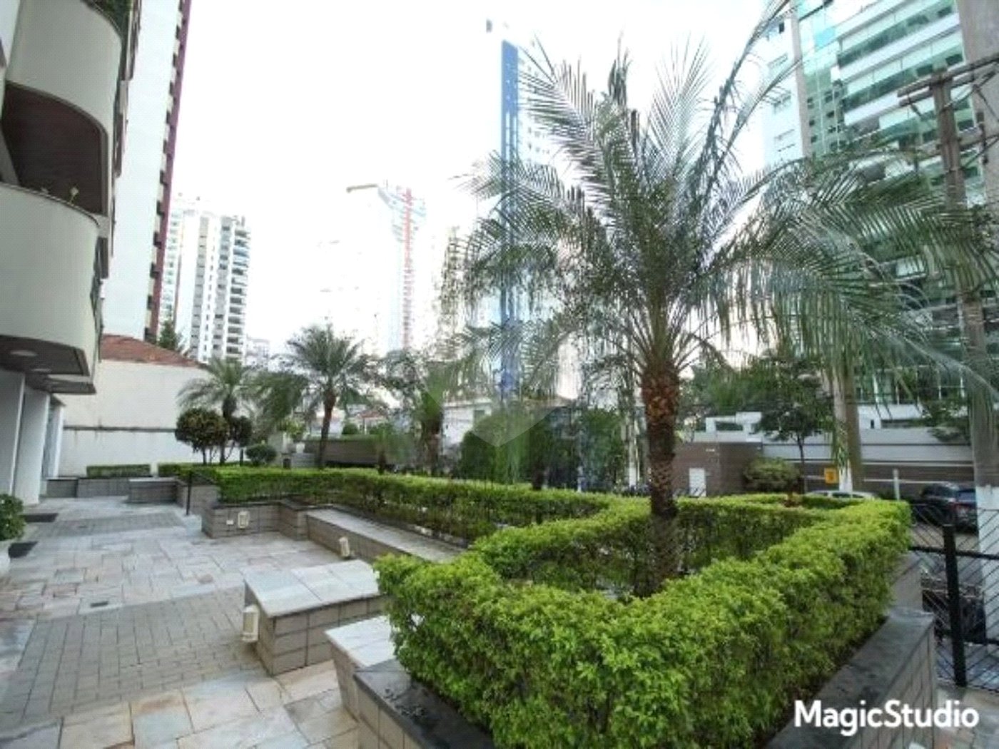 Apartamento à venda com 3 suítes em Vila Regente Feijó, São Paulo, SP