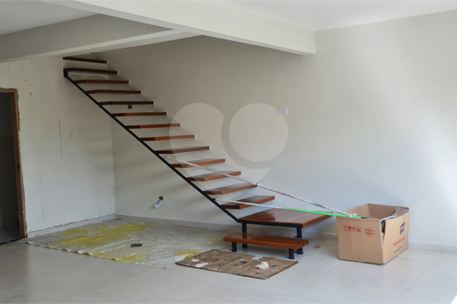 Casa à venda com 3 quartos, sendo 1 suíte, no condomínio Estancia da Serra / Residencial Nova Mairipora, Mairiporã - SP