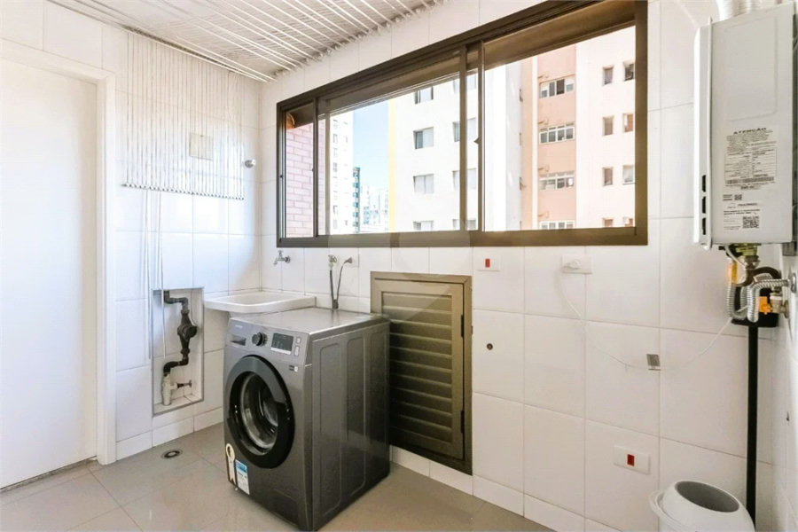 Vila Clementino - Apartamento reformado | 186 m² | 3 suítes | 3 vagas livres