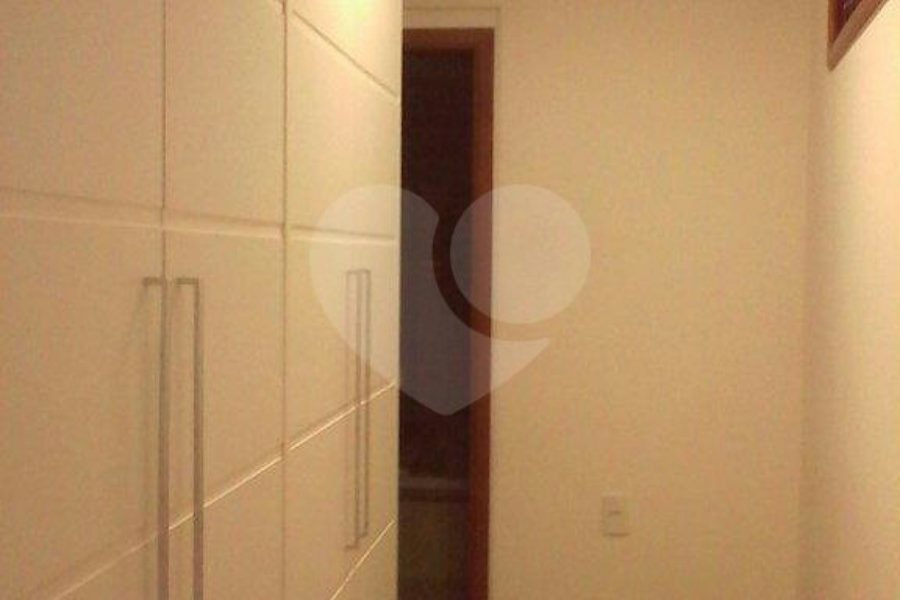 CASA TÉRREA ASSOBRADADA A VENDA NO TREMEMBÉ - 4 DORMS (2 SUÍTES), CHURRASQUEIRA E 4 VAGAS DE GARAGEM