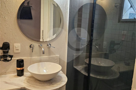 Apartamento à venda com 3 quartos, sendo 1 suíte, em Vila Olímpia, São Paulo, SP