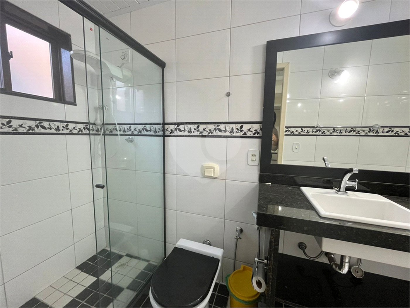 Casa à venda com 2 quartos, sendo 1 suíte, no condomínio Residencial Vale das Palmeiras, Rio de Janeiro - RJ