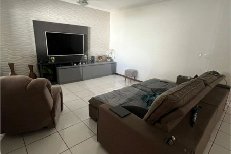 Casa à venda com 4 quartos, sendo 1 suíte, em Vila Santa Maria (vila Xavier), Araraquara, SP