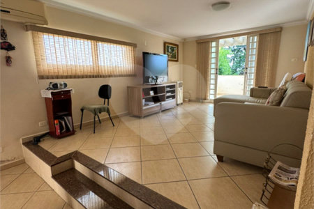 Casa à venda com 4 quartos, sendo 1 suíte, em Vila Henrique, Salto, SP