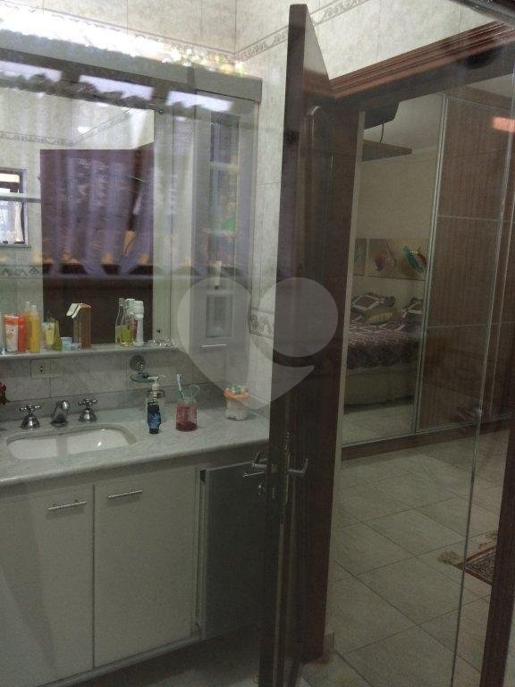 Sobrado à venda com 5 quartos, sendo 4 suítes,  em Vila Mazzei, São Paulo, SP