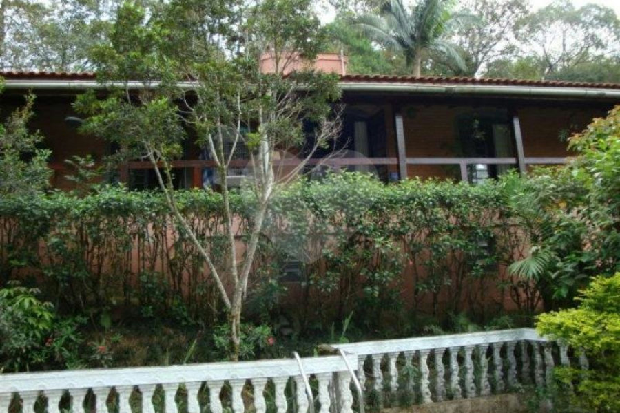 Casa Térrea à venda com 3 quartos, sendo 1 suíte, em Parque Petrópolis, Mairiporã, SP