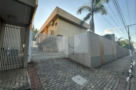 Casa à venda com 2 suítes no condomínio Olido, Atibaia - SP