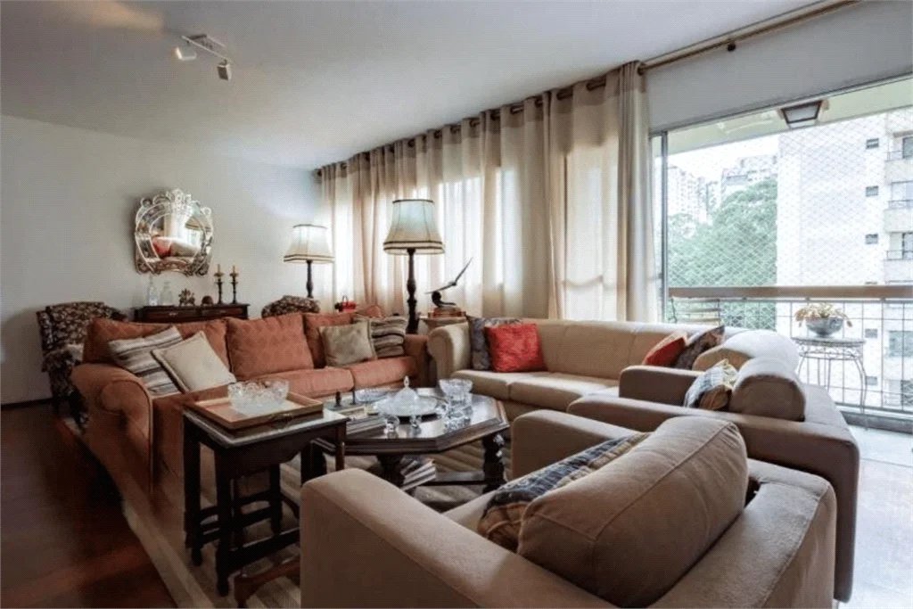 Apartamento à venda com 3 quartos, sendo 1 suíte, em Vila Andrade, São Paulo, SP