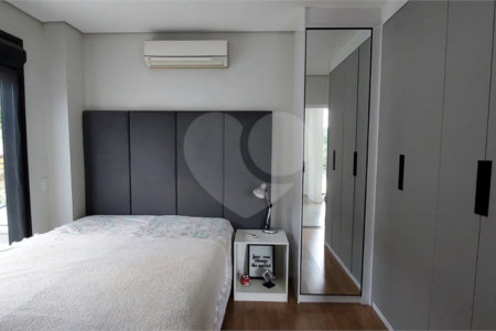 Casa à venda ou para alugar com 4 suítes no condomínio Figueira Garden, Atibaia - SP