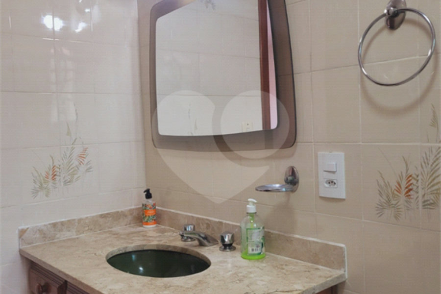 Sobrado à venda ou para alugar com 4 quartos, sendo 1 suíte, em Vila Gustavo, São Paulo, SP