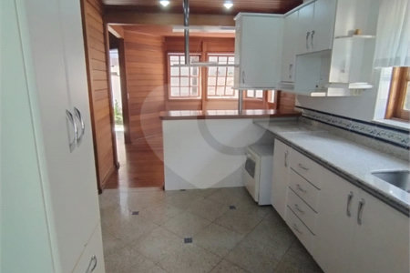 Casa à venda com 3 quartos, sendo 1 suíte, no condomínio Bosque de Greviléa, Vinhedo - SP