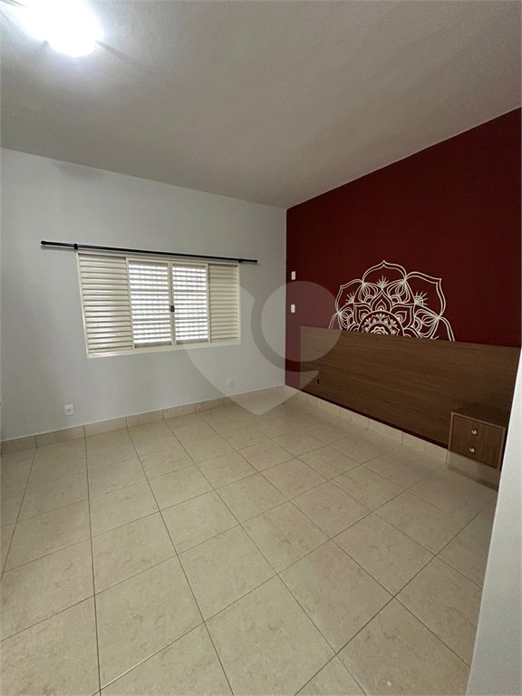 Casa à venda com 3 quartos, sendo 1 suíte, em Jardim Santa Marta, Cuiabá, MT