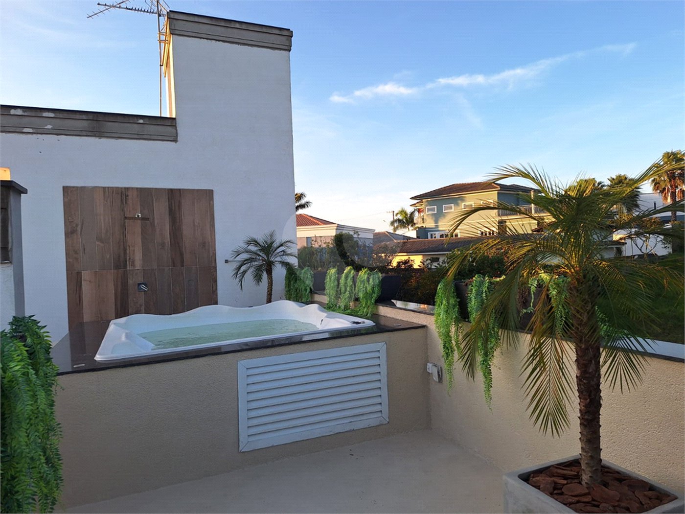 Casa à venda ou para alugar com 4 suítes no condomínio Residencial Monterey Ville, Mogi das Cruzes - SP