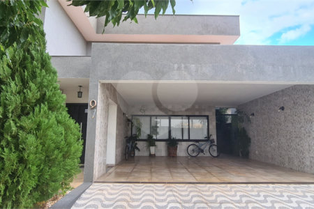 Casa térrea no Condomínio Jardim Botânico , localizado na cidade Bady Bassit/SP .