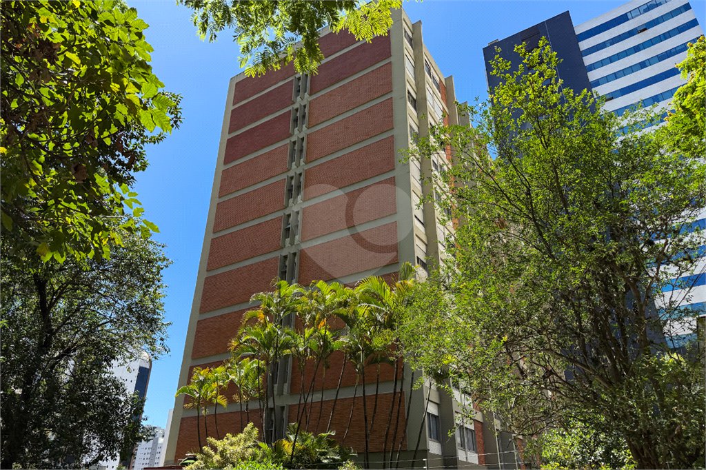 Apartamento à venda com 3 quartos, sendo 1 suíte,  em Brooklin, São Paulo, SP