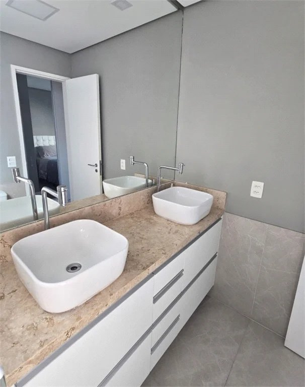 Apartamento à venda com 3 quartos, sendo 1 suíte, em Vila Suzana, São Paulo, SP