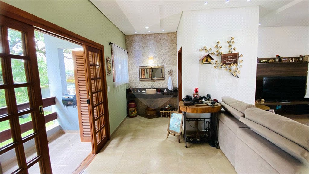Casa à venda com 3 suítes em Dos Finco, São Bernardo do Campo, SP