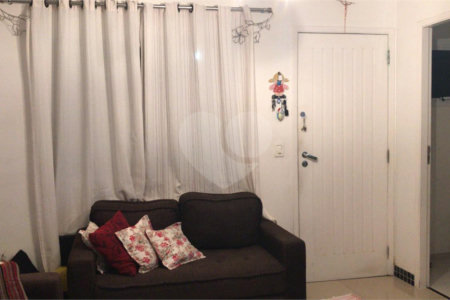 Casa à venda com 3 quartos, sendo 1 suíte, no condomínio Villaggio Portobello, São Paulo - SP