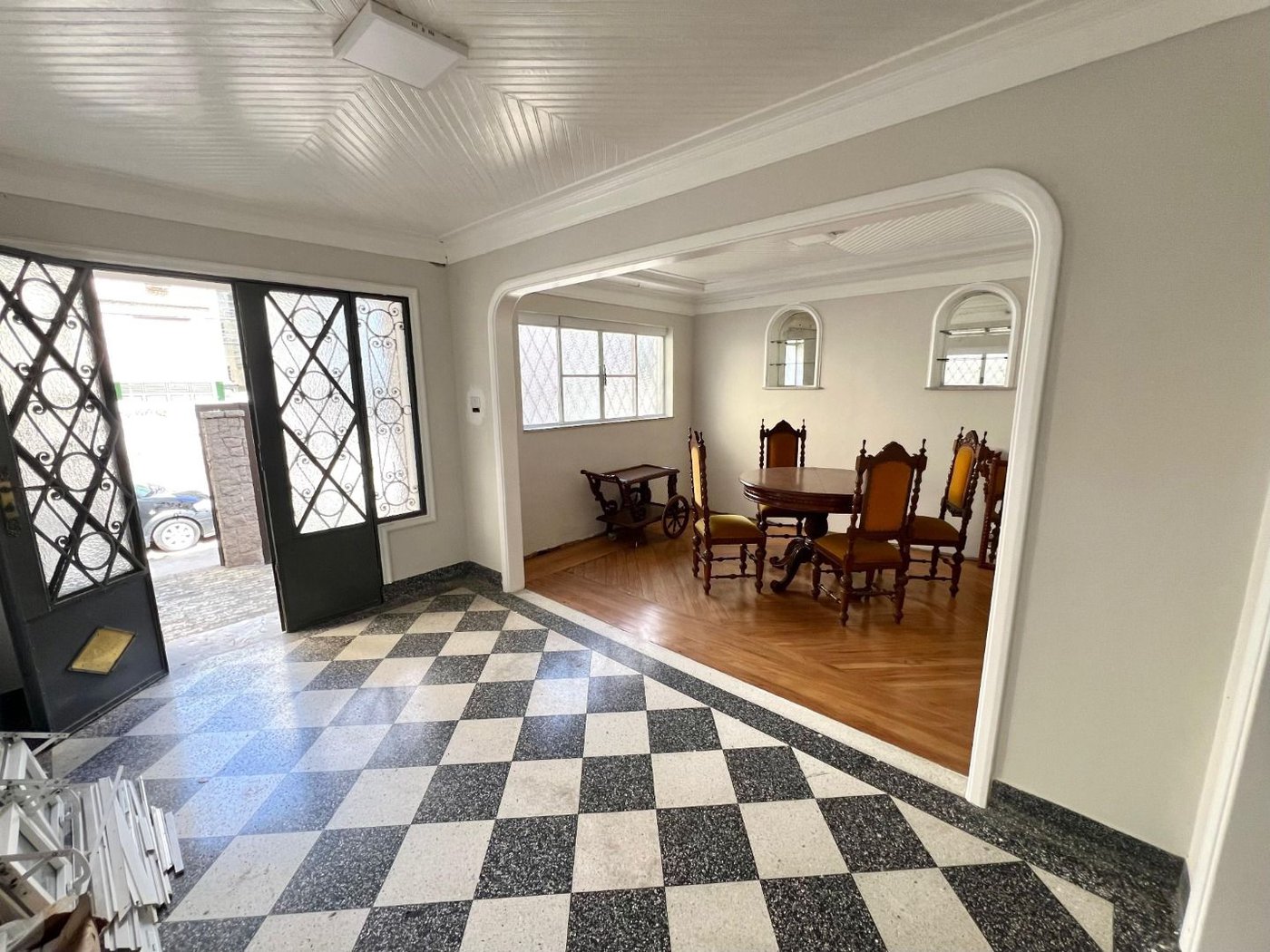 Casa com 3 dormitórios para alugar, 284 m² por R$ 21.162,89 - Gonzaga - Santos/SP