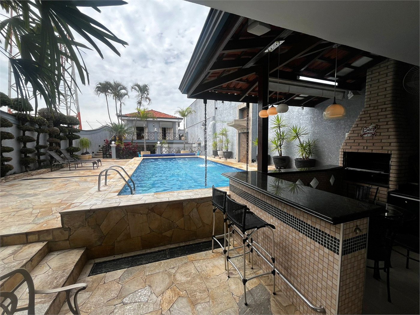 Casa à venda com 6 quartos, sendo 3 suítes, no Centro, Itapetininga, SP