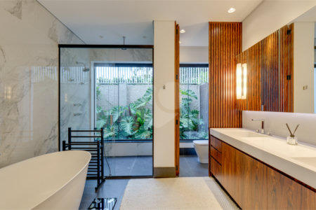 Casa Térrea à venda ou para alugar com 4 suítes em Alto da Boa Vista, São Paulo, SP
