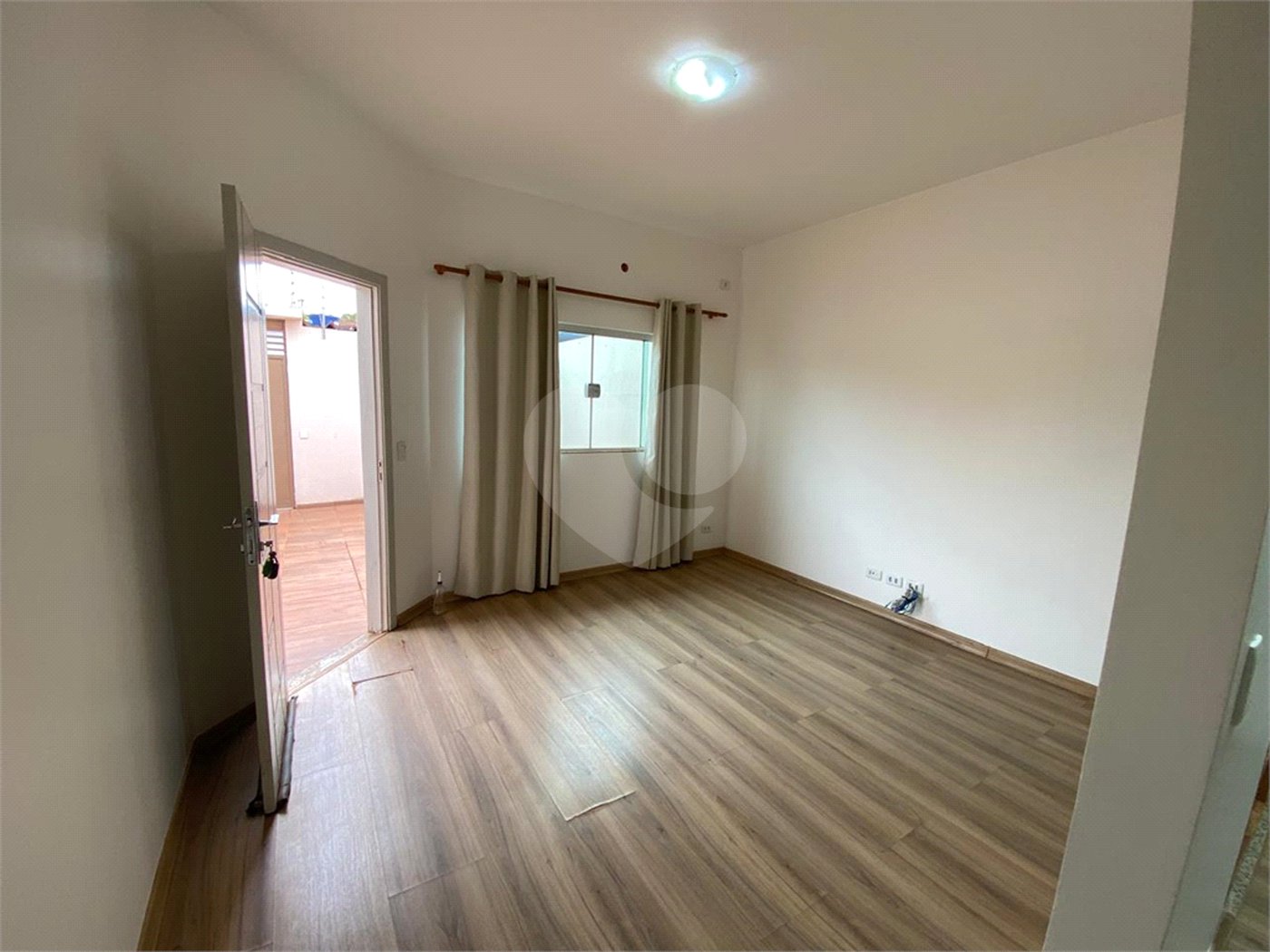 Casa à venda com 3 quartos, sendo 1 suíte,  em Jardim Jamaica, Ponta Porã, MS