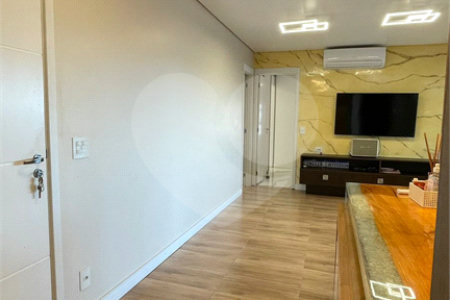 Apartamento à venda com 4 quartos, sendo 2 suítes, em Pinheiros, São Paulo, SP