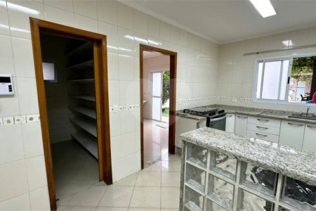 Casa à venda com 4 quartos, sendo 3 suítes, em Vila Galvão, Guarulhos, SP