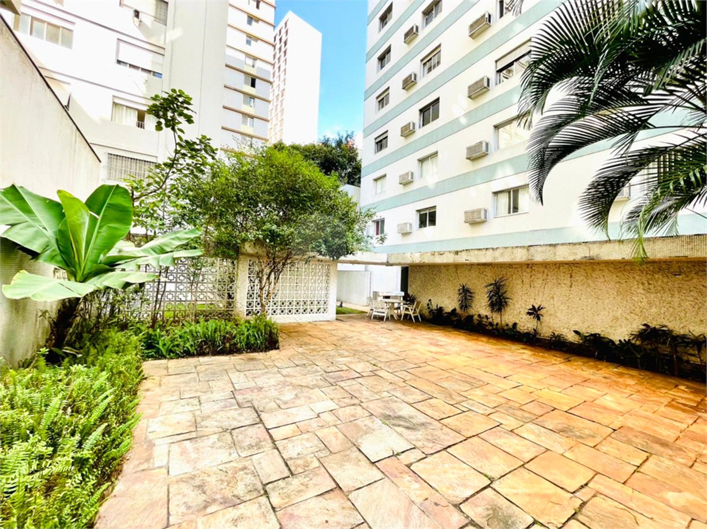 Apartamento à venda com 3 quartos, sendo 2 suítes, em Jardim Paulista, São Paulo, SP