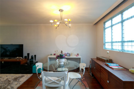 Apartamento à venda com 4 quartos, sendo 1 suíte, em Chácara Santo Antônio (zona Sul), São Paulo, SP