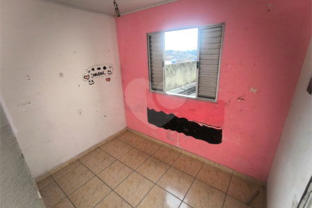 Casa à venda ou para alugar com 5 quartos, sendo 1 suíte,  em Parque Independência, São Paulo, SP