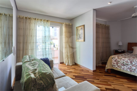 Sobrado à venda com 4 quartos, sendo 3 suítes, em City Campo Grande, São Paulo, SP