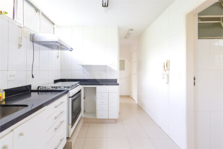 Apartamento à venda com 3 quartos, sendo 1 suíte, em Jardim Europa, São Paulo, SP