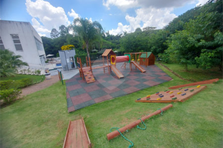 Casa à venda com 2 quartos, sendo 1 suíte, no condomínio Residencial Viva Vida, Cotia - SP
