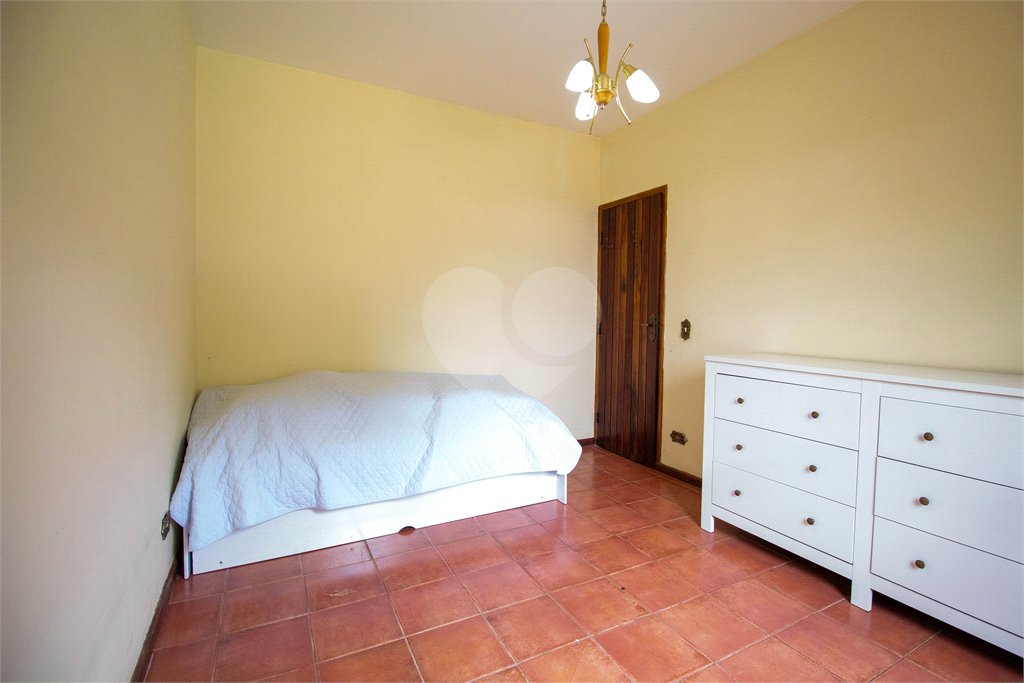 Casa à venda ou para alugar com 5 quartos, sendo 2 suítes, no condomínio Restinga Verde, São Roque - SP