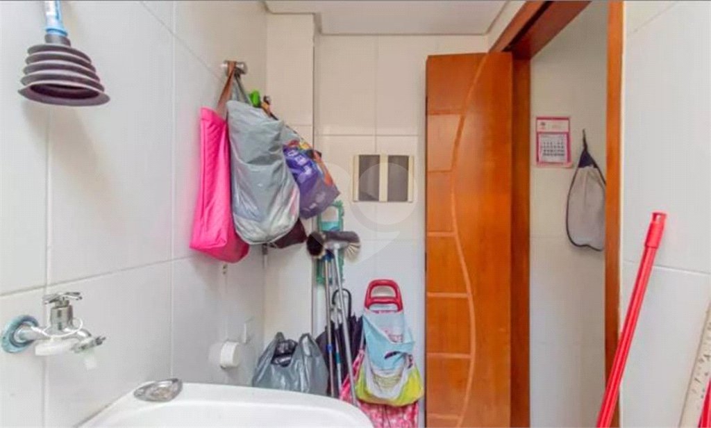 Casa à venda com 2 suítes no condomínio Residencial Flor de Lis, São Paulo - SP